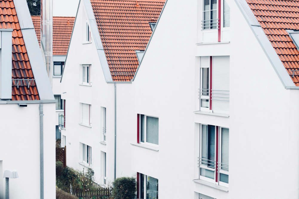 Außenausbau eines Mehrfamilienhauses